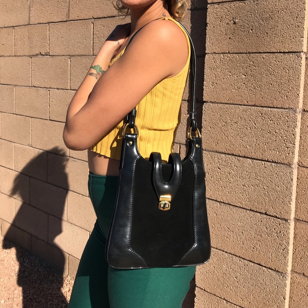 Vintage Shoulder Bag 🖤